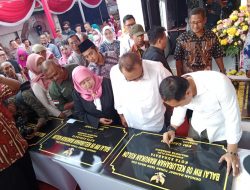 Wali Kota Surabaya Eri Cahyadi Resmikan 7 Balai RW.