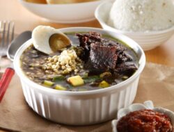 Kenapa Rawon Selalu Jadi Favorit Banyak Orang: Menguak Misteri Sup Hitam Legendaris